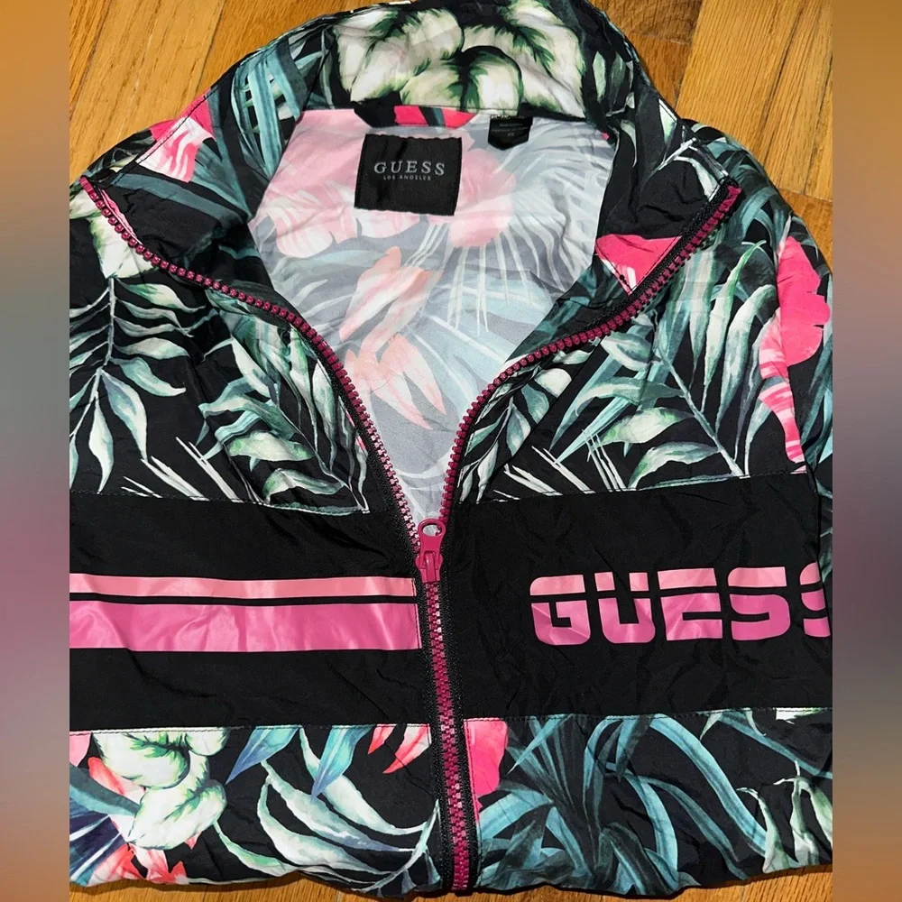 Guess Bundle - Picture 4 of 7